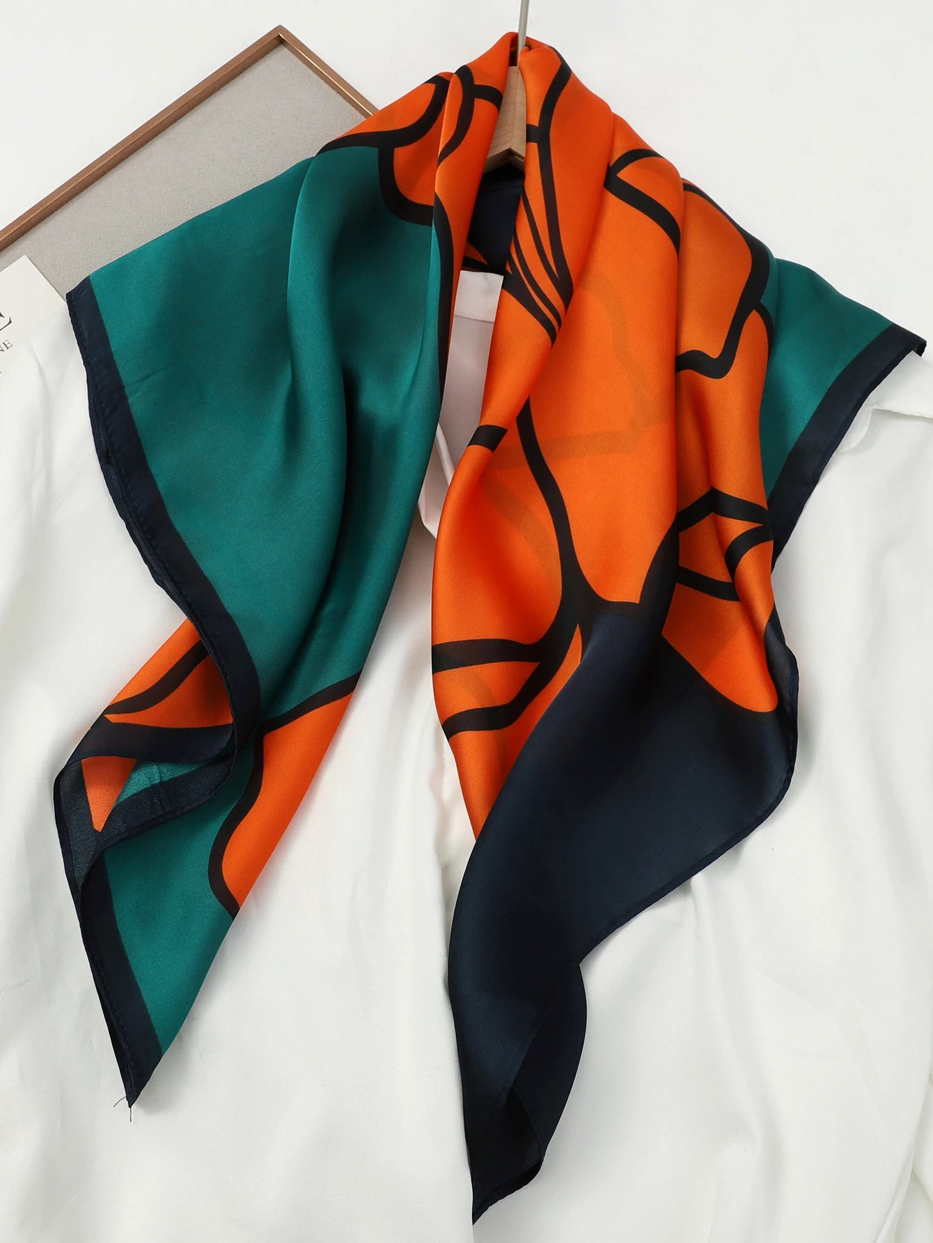 RUNMEIFA Luxury Silk Square Scarf