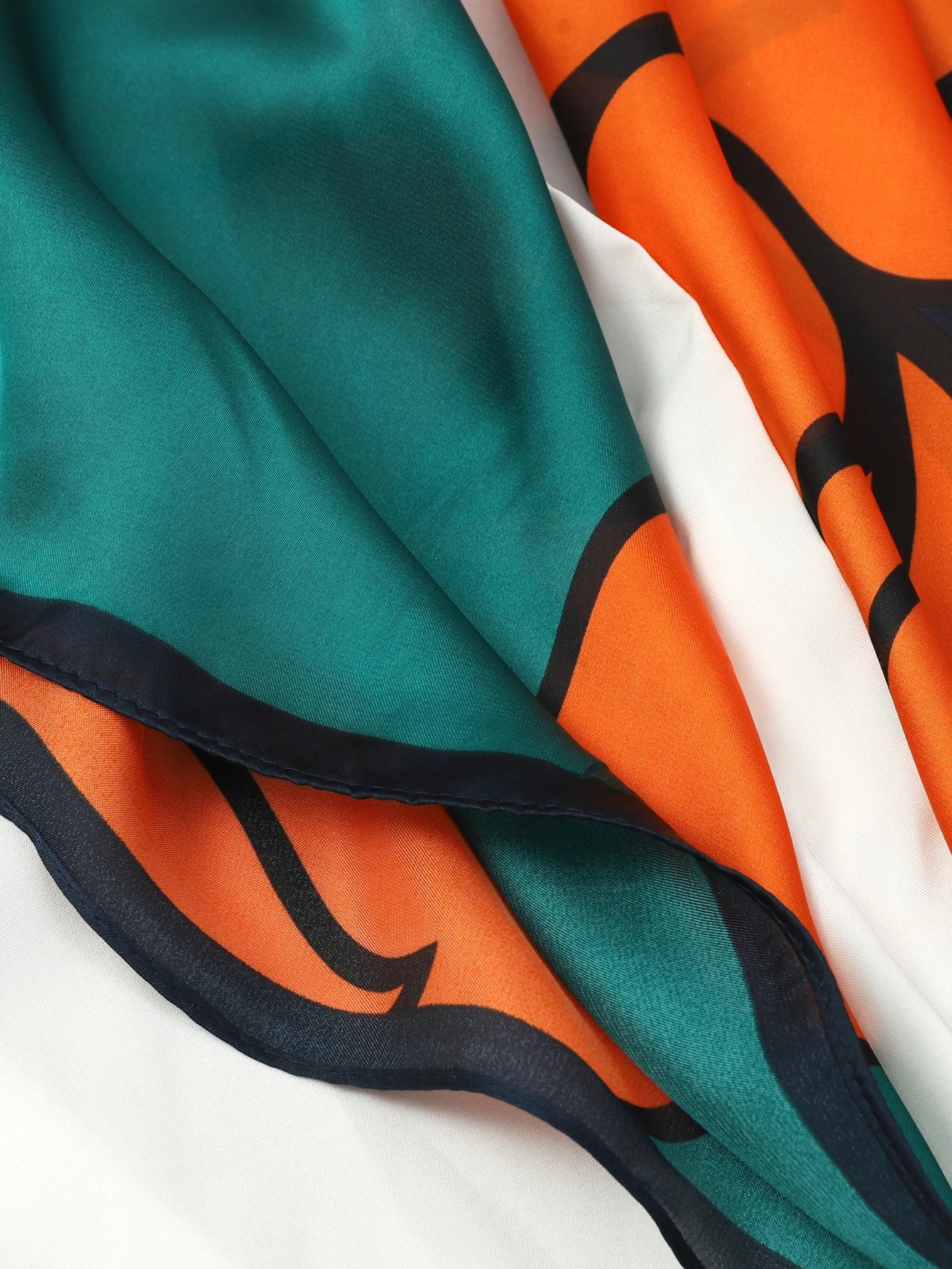 RUNMEIFA Luxury Silk Square Scarf