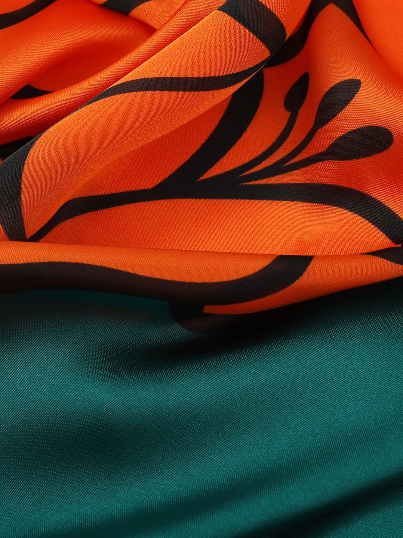 RUNMEIFA Luxury Silk Square Scarf