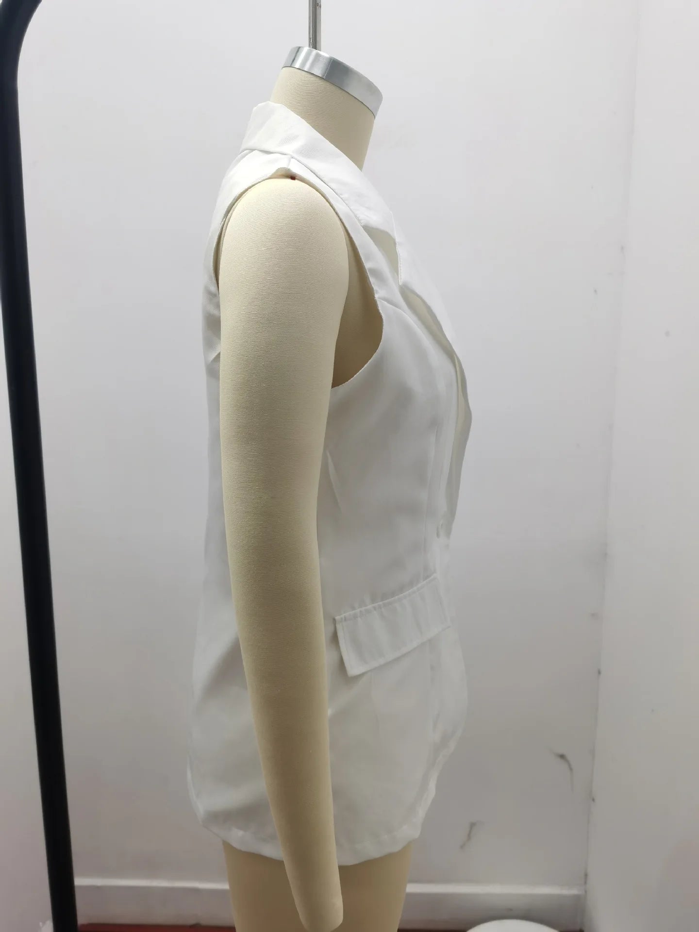 Women's Classic Sleeveless Blazer