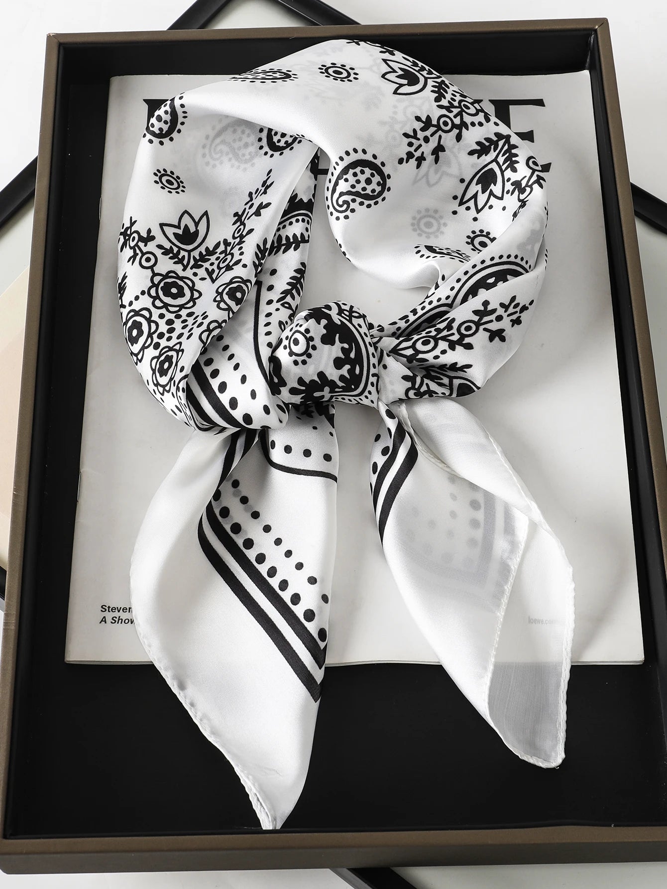 RUNMEIFA Luxury Silk Square Scarf